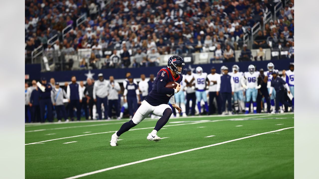 Texans play better but can't finish in loss to Cowboys