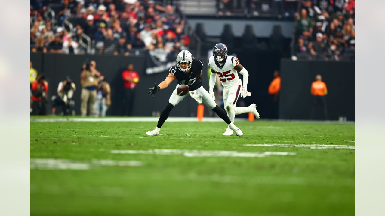 The Houston Texans are taking on the Las Vegas Raiders for Week 7 of the  2022 NFL Regular Season.