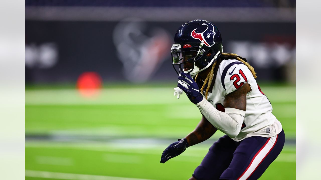 The Houston Texans line up at the scrimmage line against the Philadelphia  Eagles during an NFL football game in Houston, Thursday, Nov. 3, 2022. (AP  Photo/Tony Gutierrez Stock Photo - Alamy