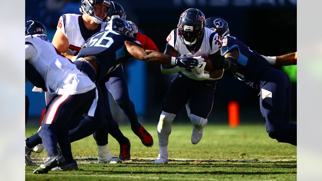 Texans Bring Some Holiday Cheer, Beat Titans 19-14