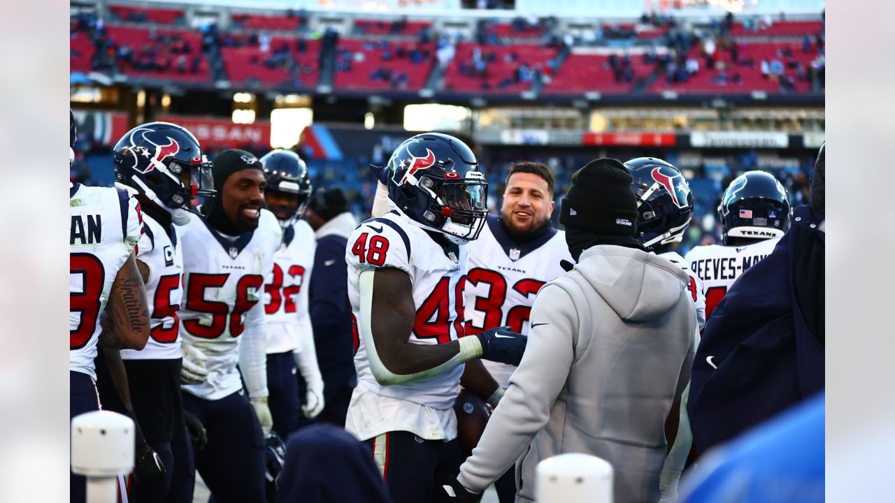 Texans Bring Some Holiday Cheer, Beat Titans 19-14