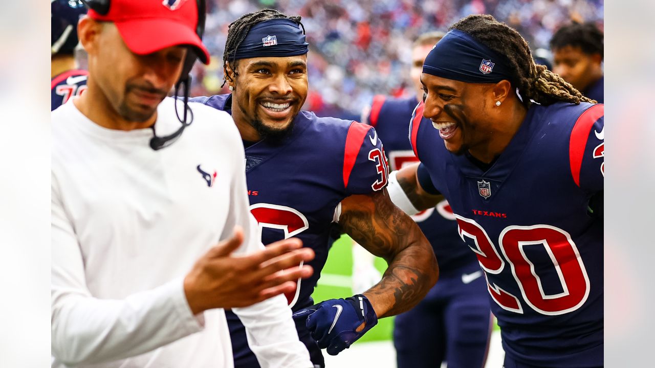 Can't-Miss Play: Houston Texans cornerback Tavierre Thomas' pick-six  touchdown vs. Los Angeles Chargers quarterback Justin Herbert ices Texans'  upset of Bolts