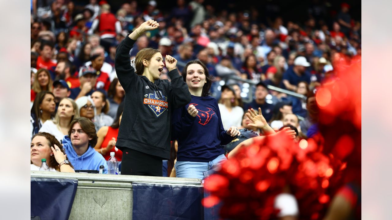 Texans fans leave lots of empty seats for home opener vs. Jaguars on heels  of disastrous offseason