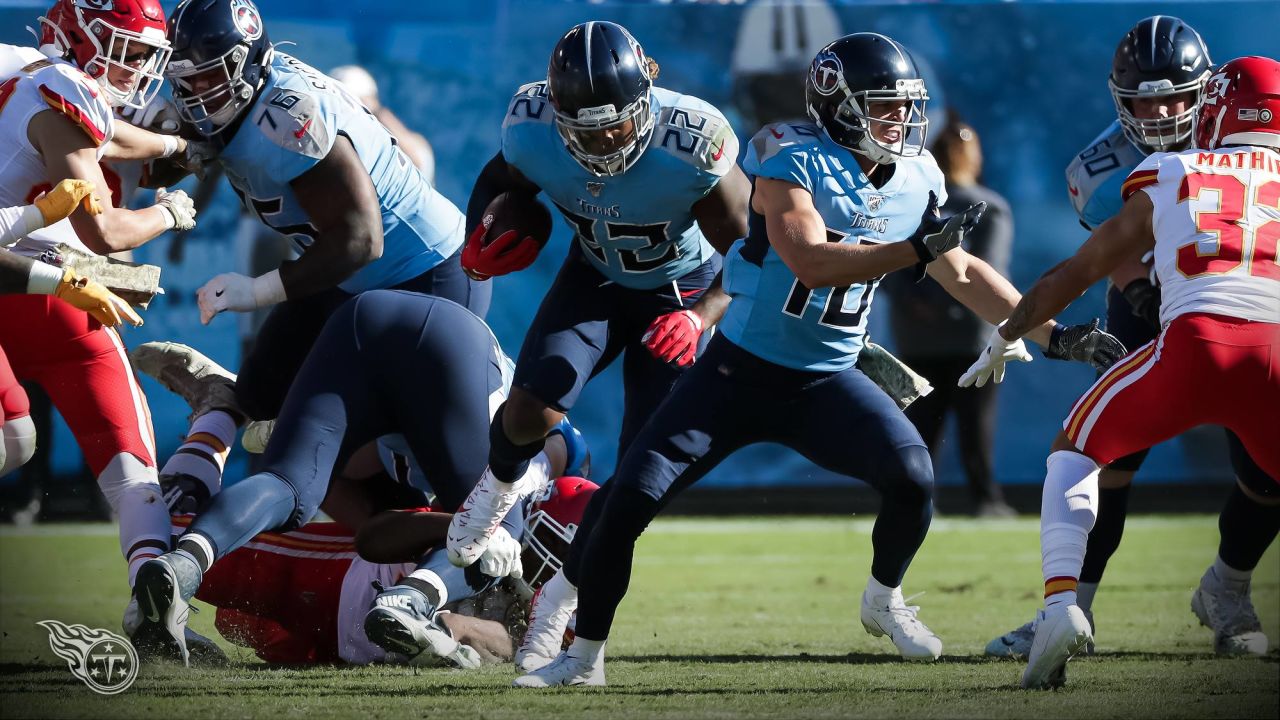 Fast-starting Titans stroll past Chiefs