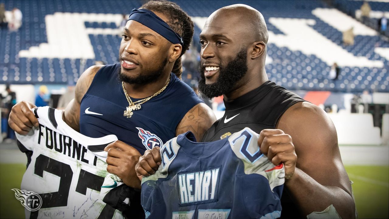 Titans' Henry is selective about his jersey swaps, Football