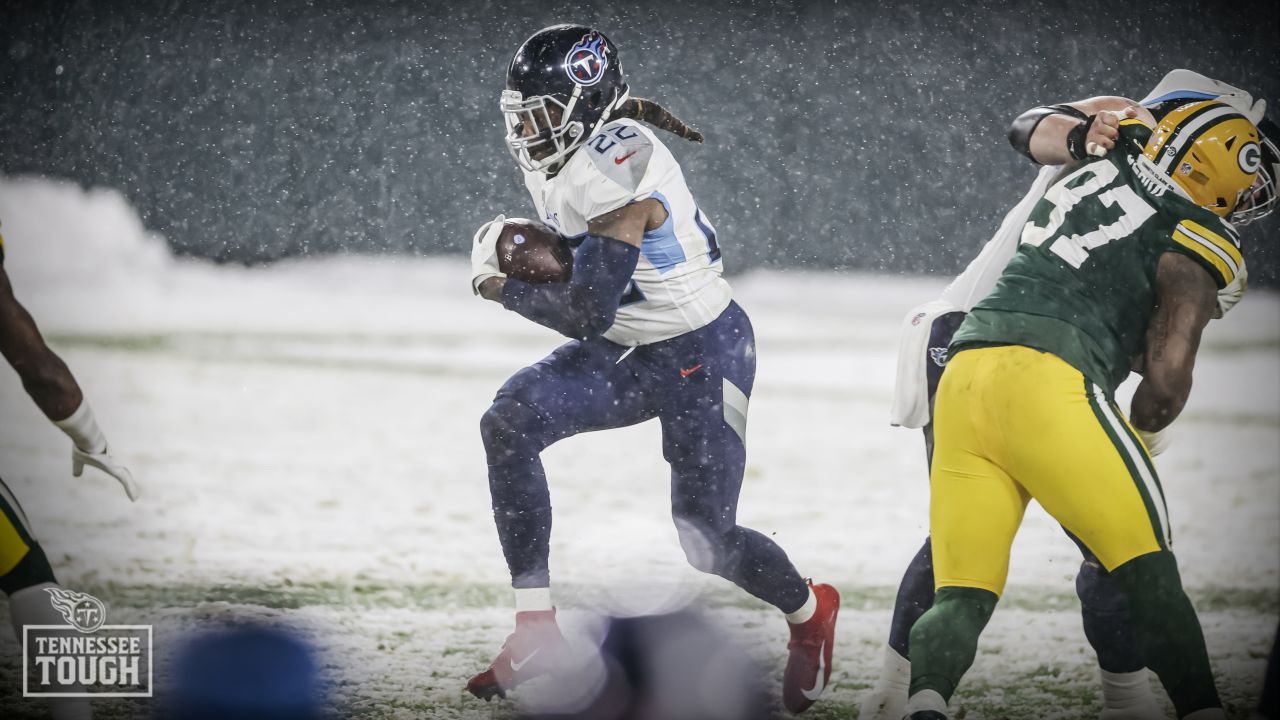 Tennessee Titans linebacker David Long Jr. (51) before an NFL football game  against the Green Bay Packers Thursday, Nov. 17, 2022, in Green Bay, Wis.  (AP Photo/Jeffrey Phelps Stock Photo - Alamy