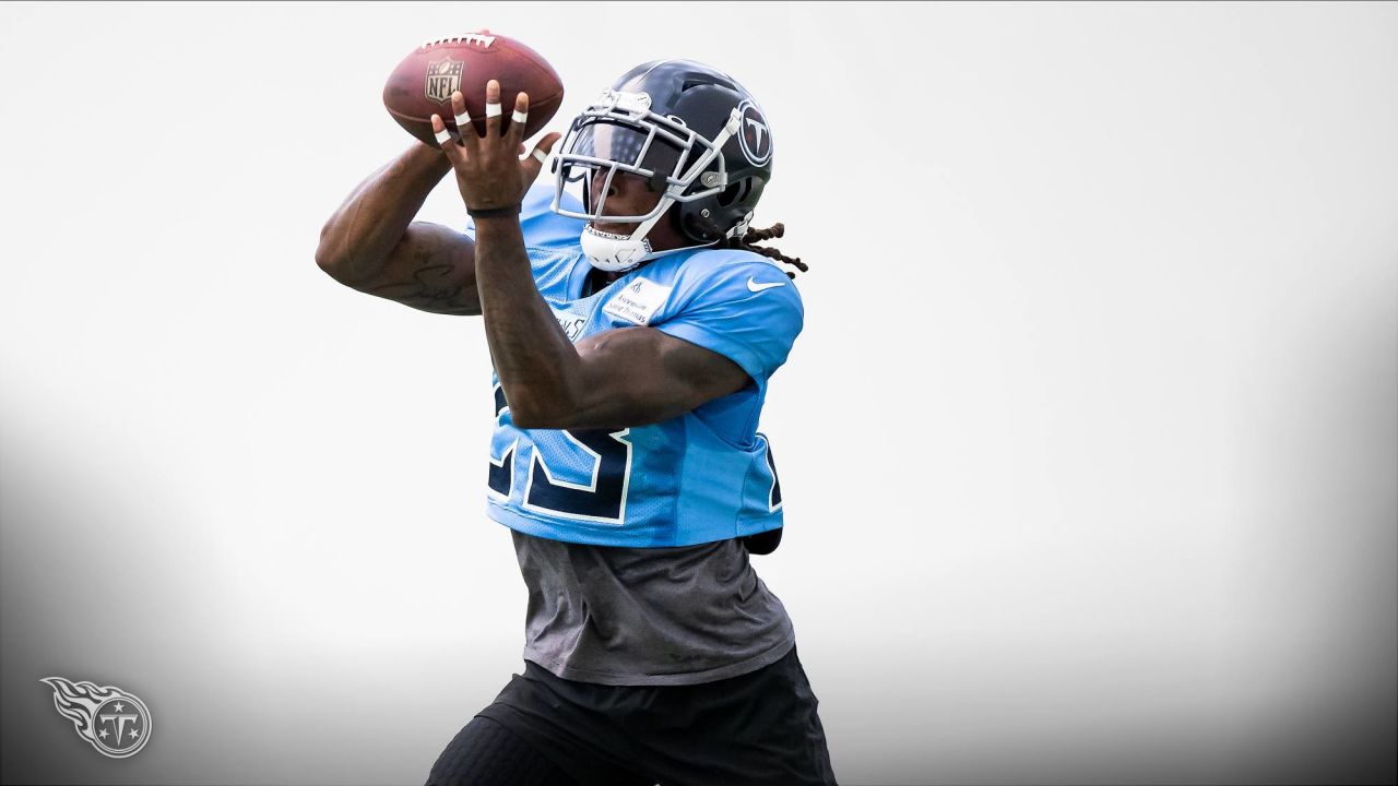 Tennessee Titans cornerback Tye Smith goes through a drill during NFL  football training camp Thursday, July 26, 2018, in Nashville, Tenn. (AP  Photo/Mark Humphrey Stock Photo - Alamy