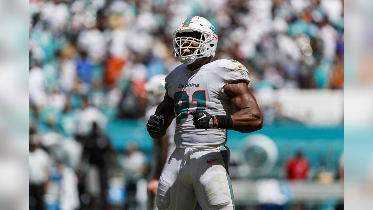 Report: Titans bring in former Dolphins DE Cameron Wake on three-year, $23  million deal