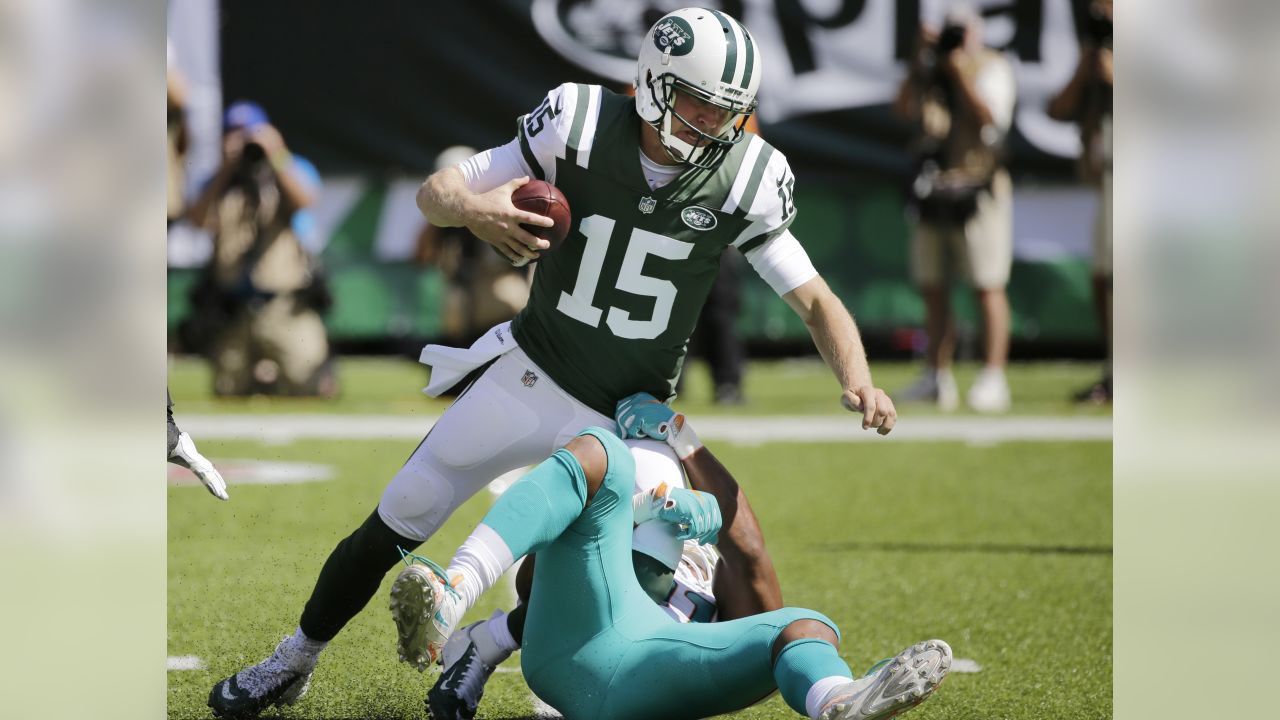 Miami Dolphins offensive lineman Brandon Shell (71) runs off the field  against the New York Jets during an NFL football game Sunday, Oct. 9, 2022,  in East Rutherford, N.J. (AP Photo/Adam Hunger