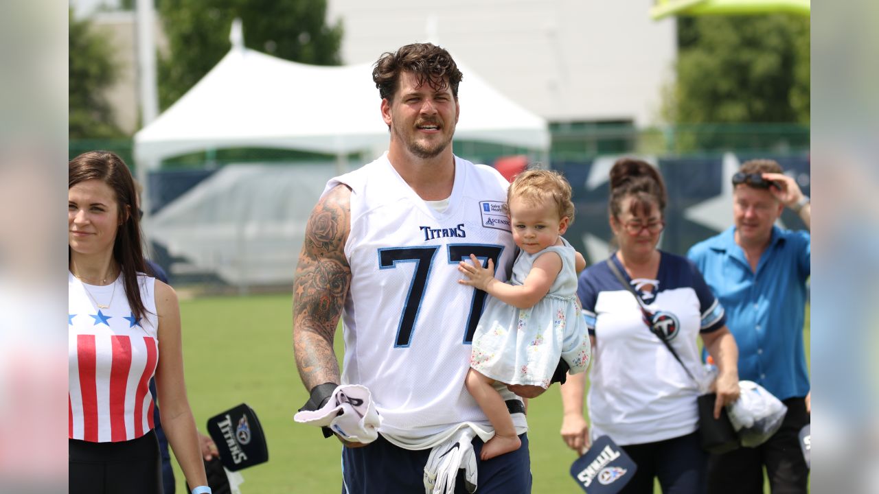 Titans and Taylor Lewan swapped contract proposals Tuesday