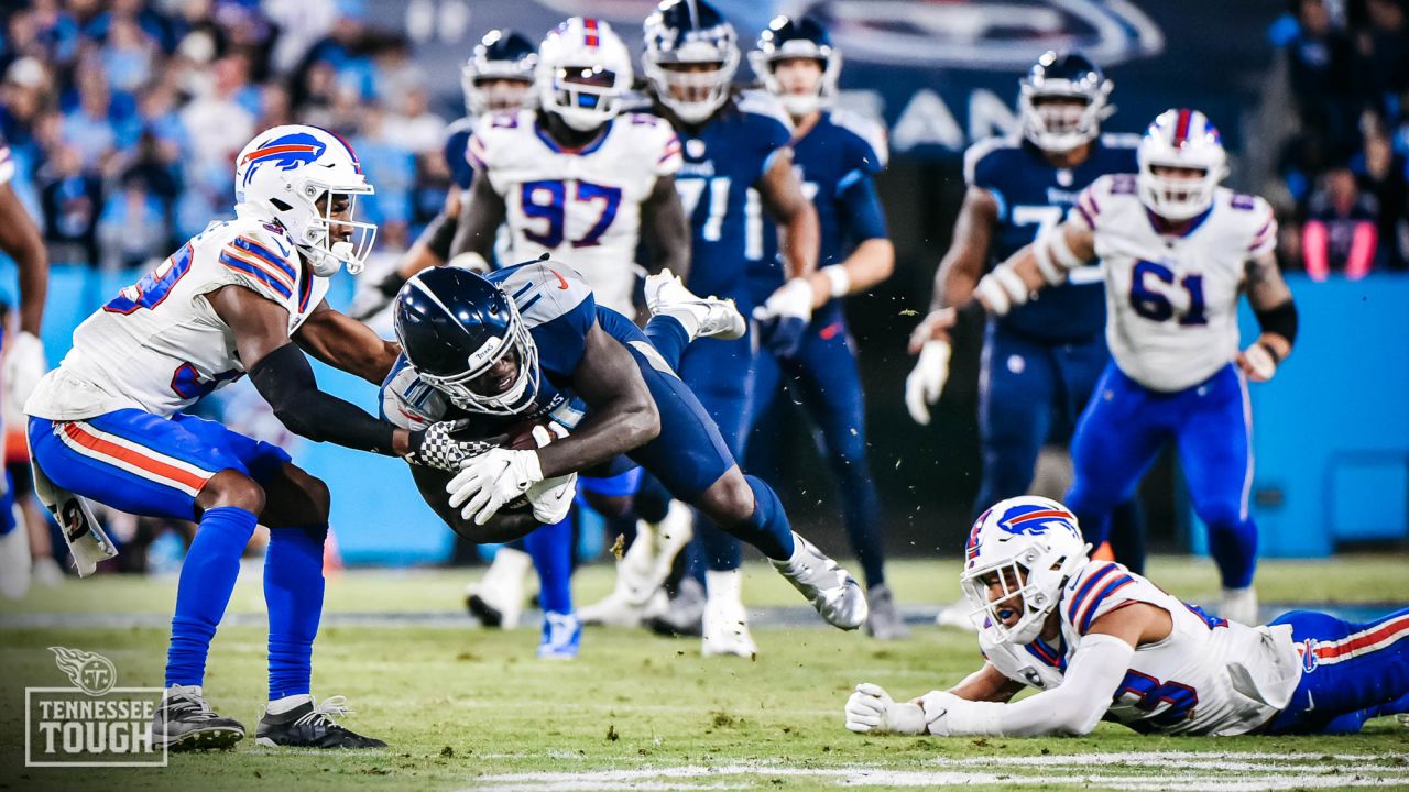 Titans stop Allen on 4th down, hang on to beat Bills 34-31