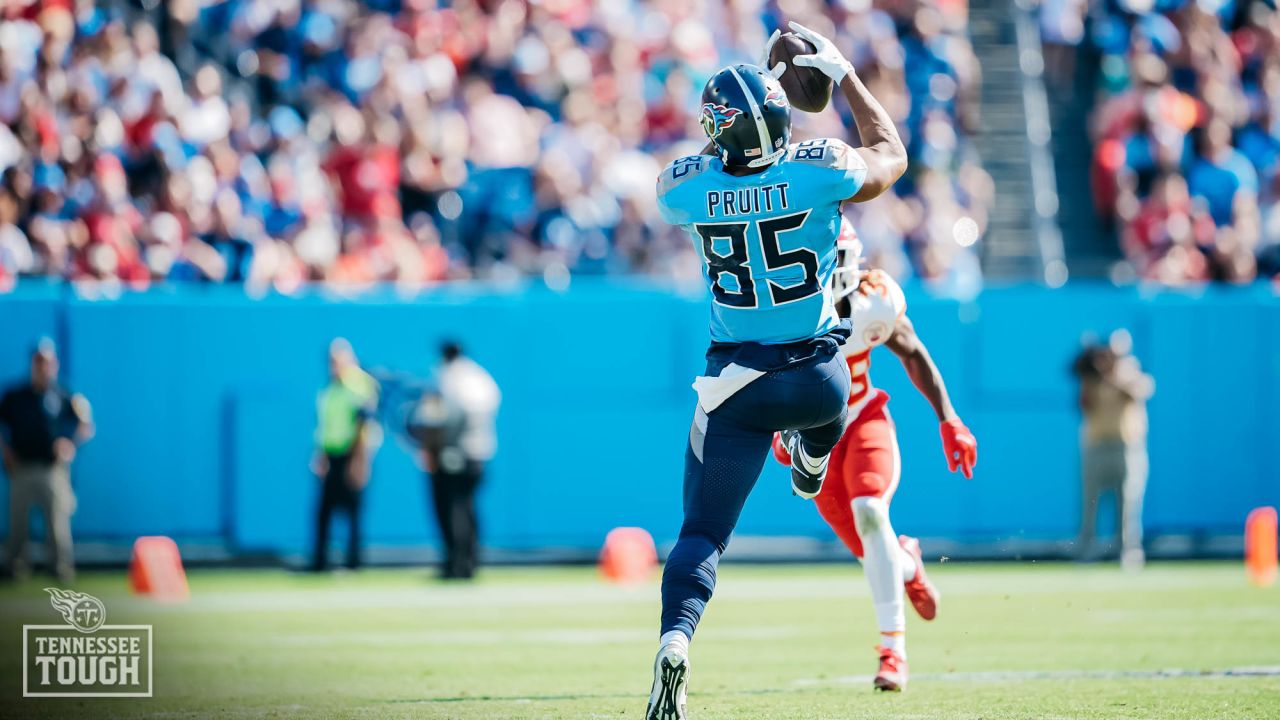 Titans start fast, dominate Mahomes, Chiefs 27-3 – KGET 17