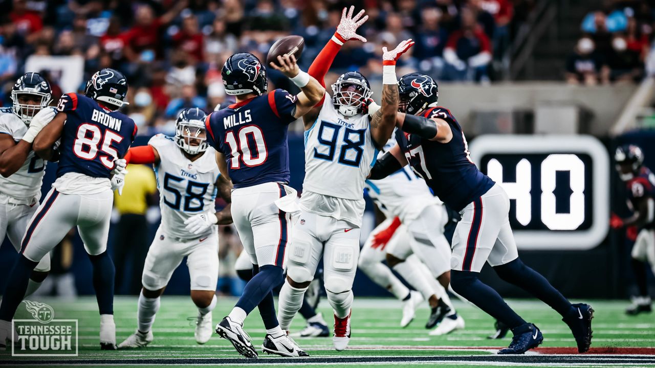 Tennessee Titans beat Houston Texans to clinch AFC's number one seed