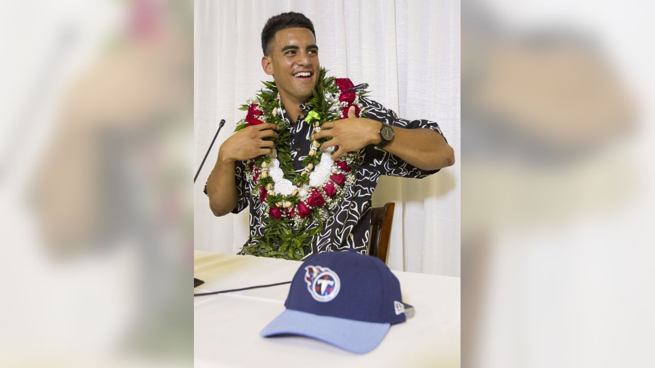 Titans QB Marcus Mariota still beloved by fans back in Hawaii - Sports  Illustrated