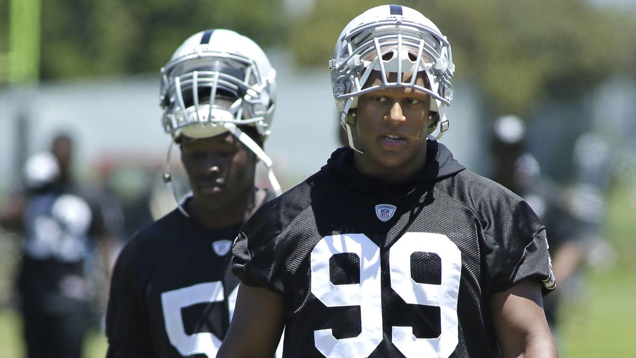 Oakland, California, USA. 15th Dec, 2013. Oakland Raiders defensive end  Jack Crawford (91) on Sunday, December