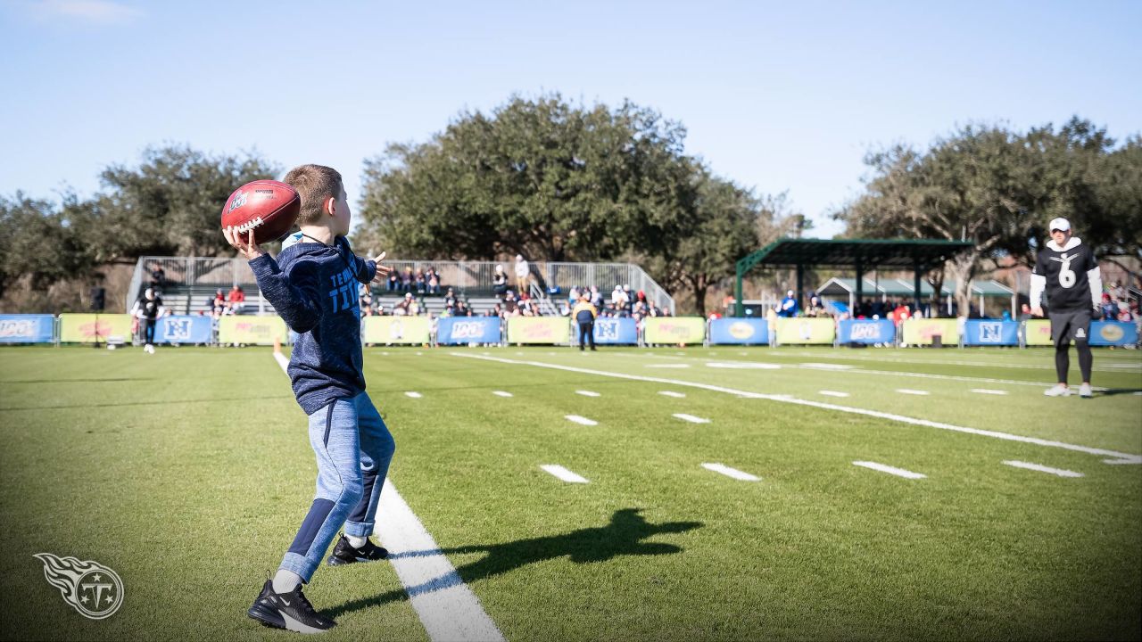 Jan. 1, 2012 - Houston, Texas, U.S - Tennessee Titans punter Brett Kern(6)  punts away during the first half. Tennessee Titans defeated the Houston  Texans 23-22 at Reliant Stadium in Houston Texas. (