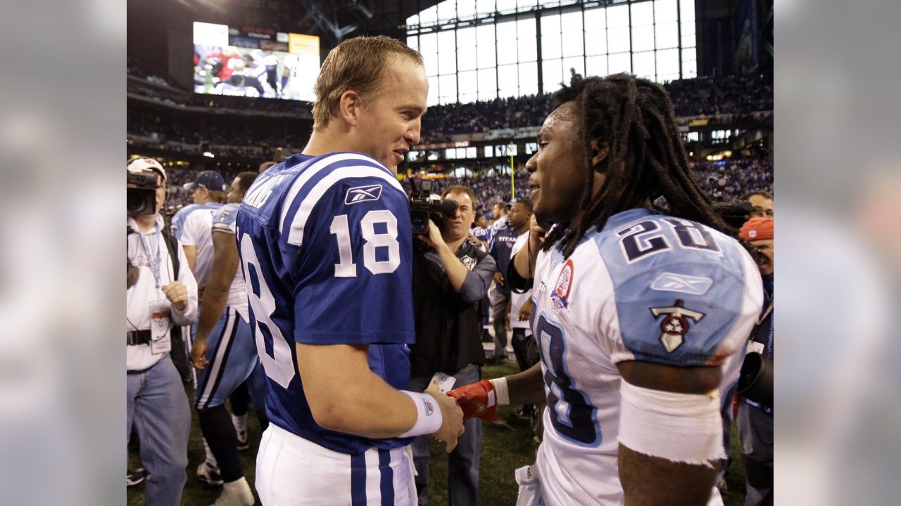 Chris Johnson Will Sign a One-Day Contract to Retire as a Titan on  Wednesday in Nashville