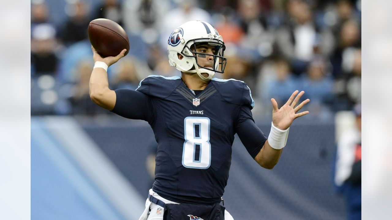 Marcus Mariota shows poise after early mistakes in Titans debut