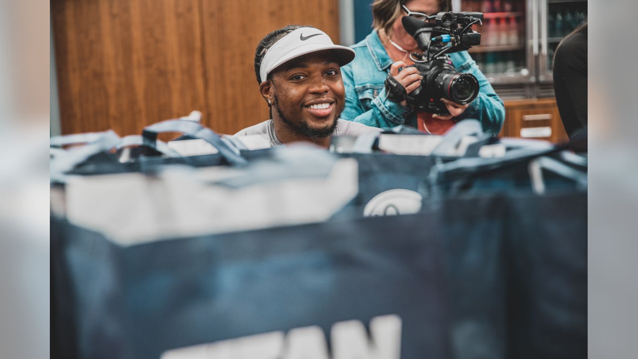 King Gives Bling: Titans RB Derrick Henry Rewards His Offensive Linemen  With Rolex Watches