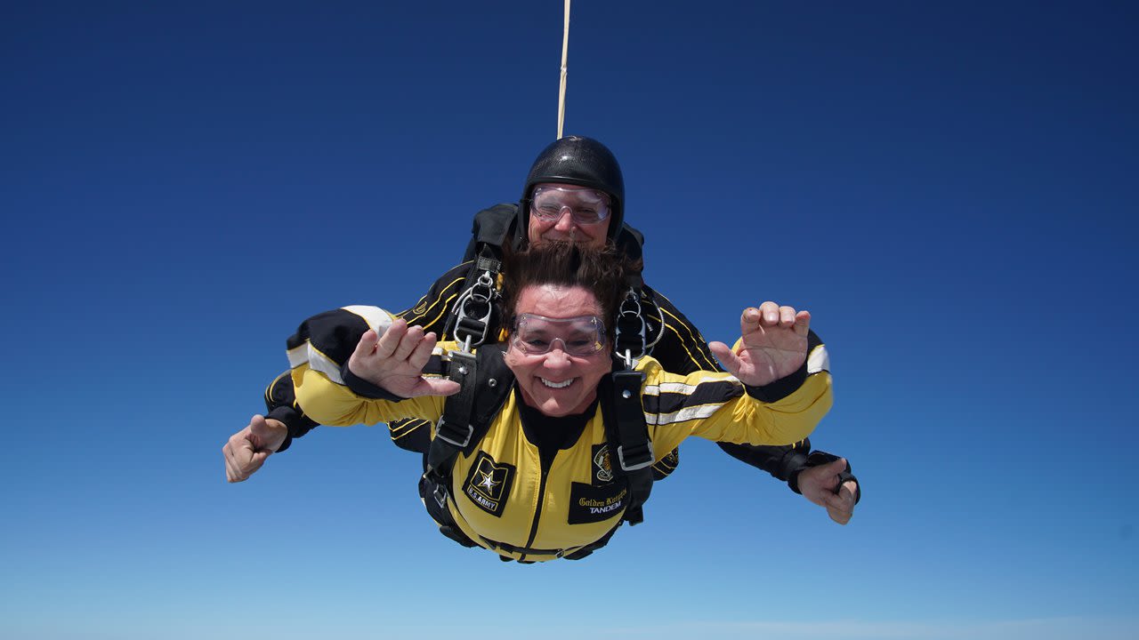 Titans owner skydives with Army's Golden Knights