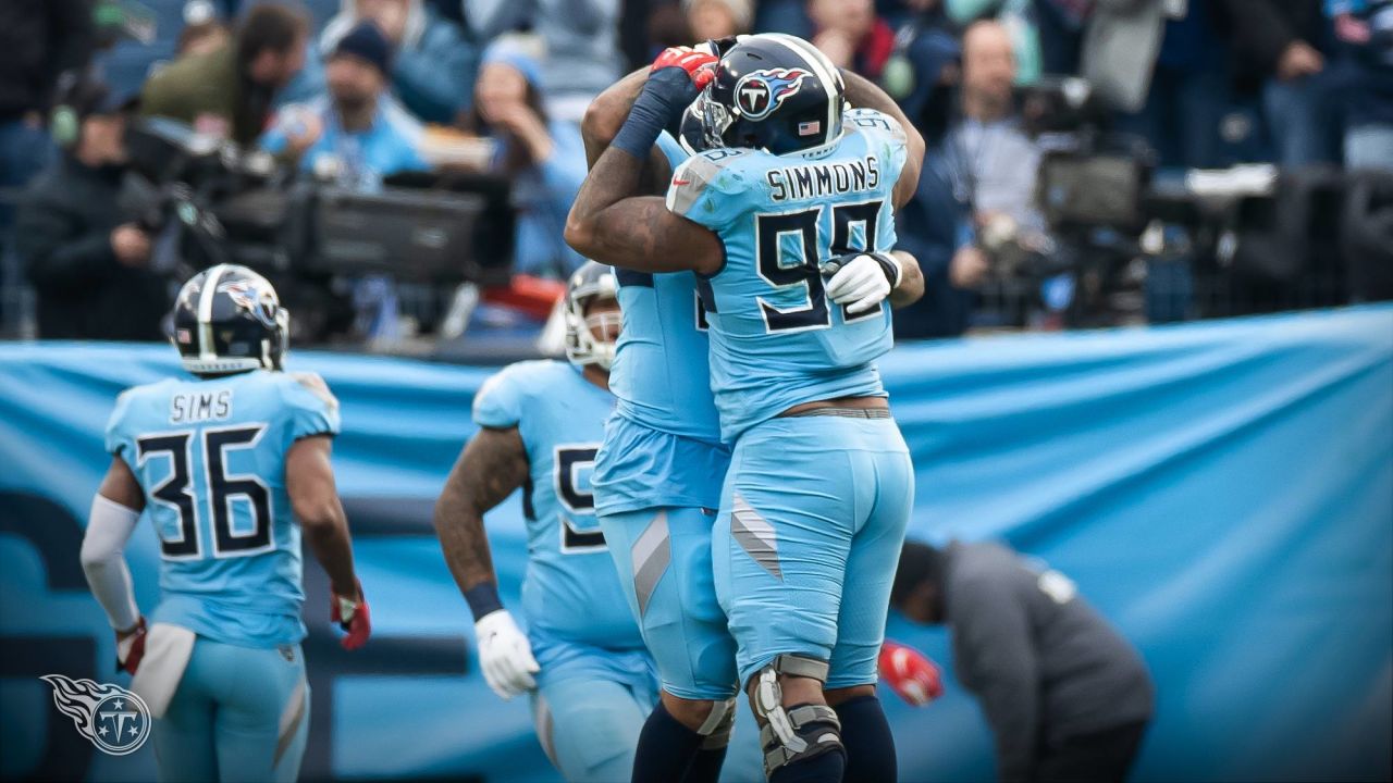 Tennessee Titans defensive tackle Jeffrey Simmons runs through drills  during the NFL football team's OTA practices, Tuesday, May 23, 2023, in  Nashville, Tenn. (AP Photo/George Walker IV Stock Photo - Alamy