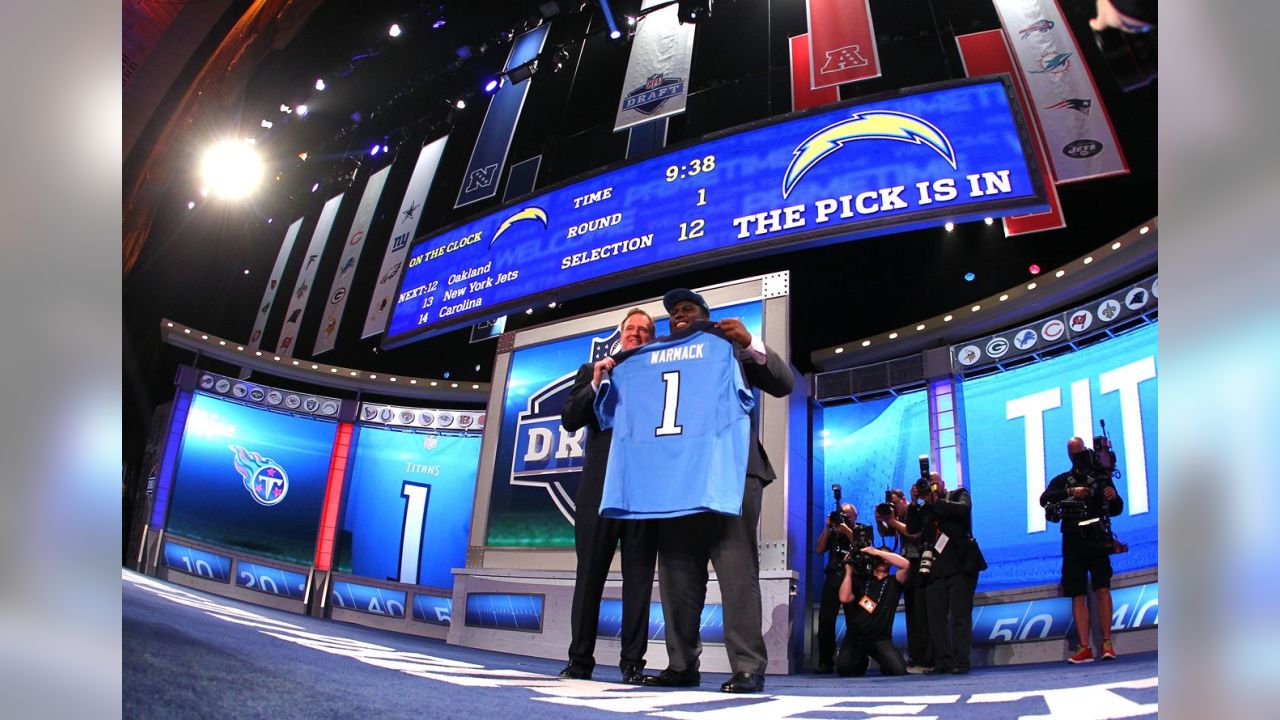 Lee Corso gets up and leaves the College GameDay set in the middle of ABC's  NFL Draft coverage