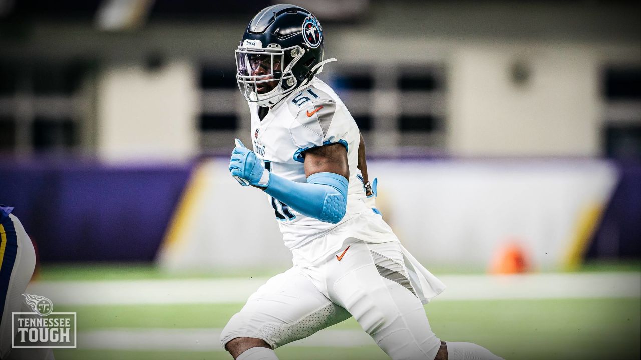 Tennessee Titans linebacker David Long Jr. (51) runs onto the