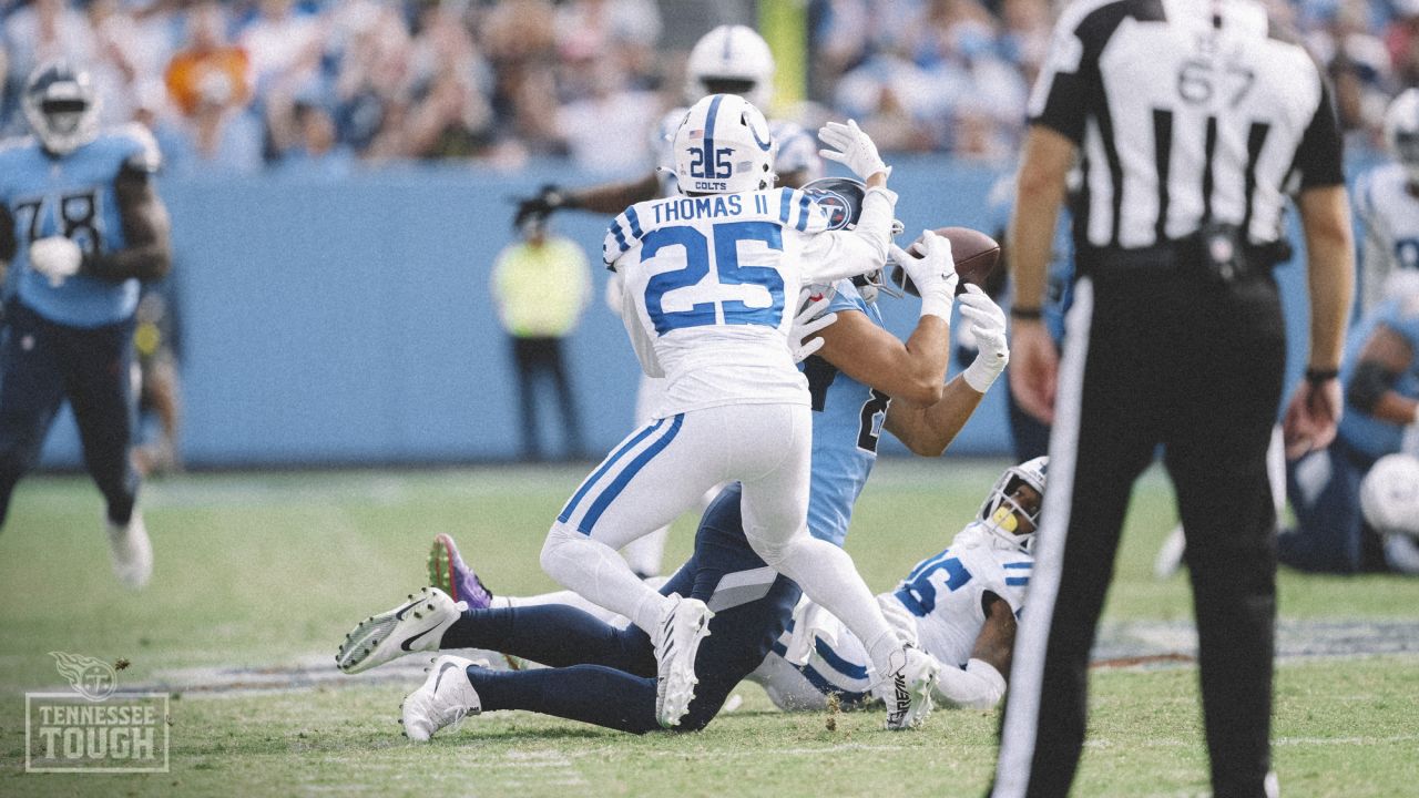 Tennessee Titans defeat Indianapolis Colts 19 to 10 at Nissan Stadium