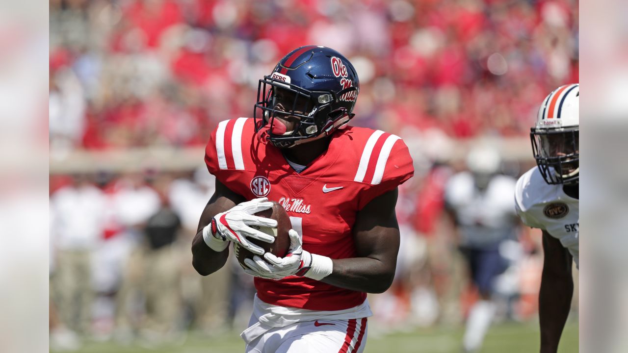 Titans Select Ole Miss WR A.J. Brown in Second Round of NFL Draft