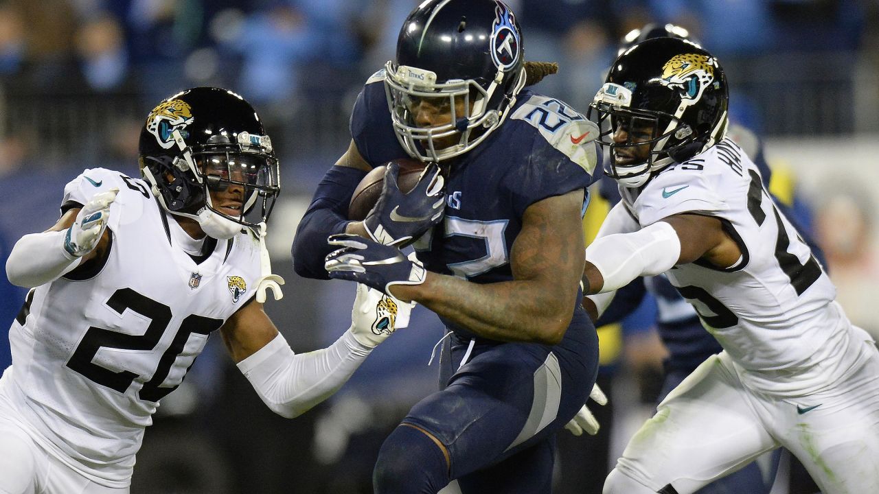 Titans RB Derrick Henry throws TD pass to TE MyCole Pruitt 