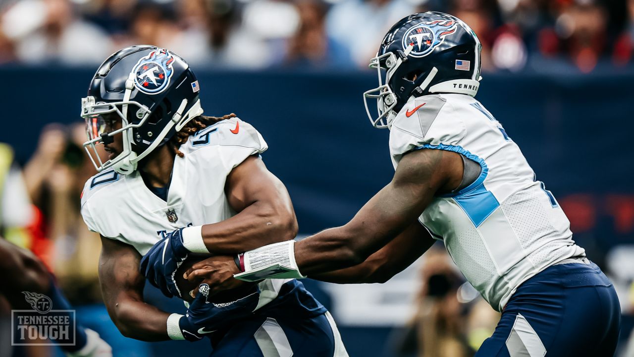 Houston, TX, USA. 3rd Jan, 2021. Tennessee Titans running back Derrick  Henry (22) during the 1st quarter of an NFL football game between the Tennessee  Titans and the Houston Texans at NRG