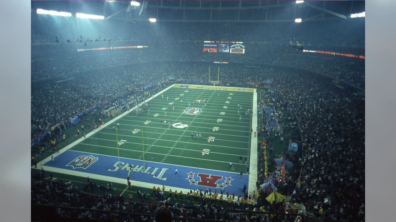 Kevin Dyson of the Titans on the last play of Super Bowl XXXIV at the  News Photo - Getty Images