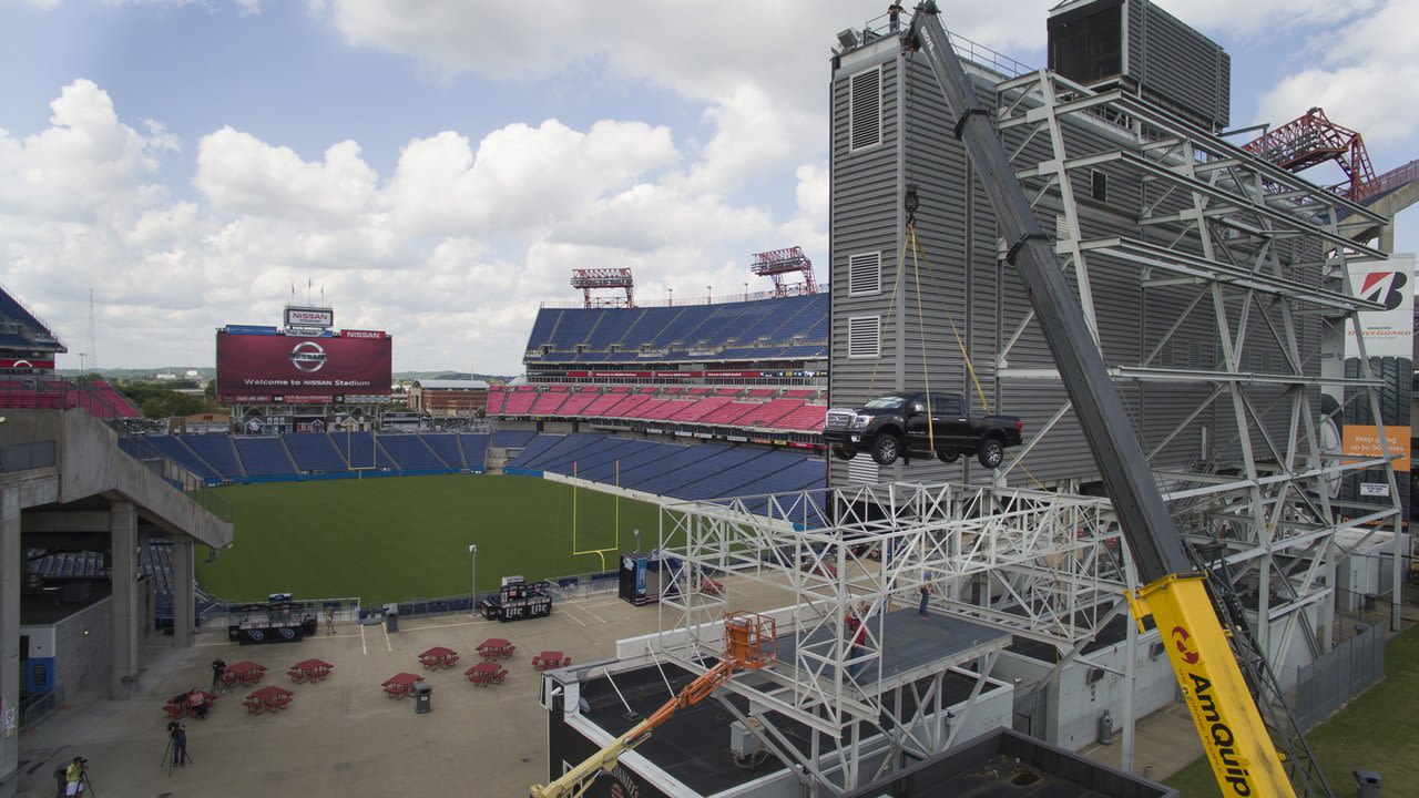 Tennessee Titans announce Nissan partnership; stadium rebranded as Nissan  Stadium
