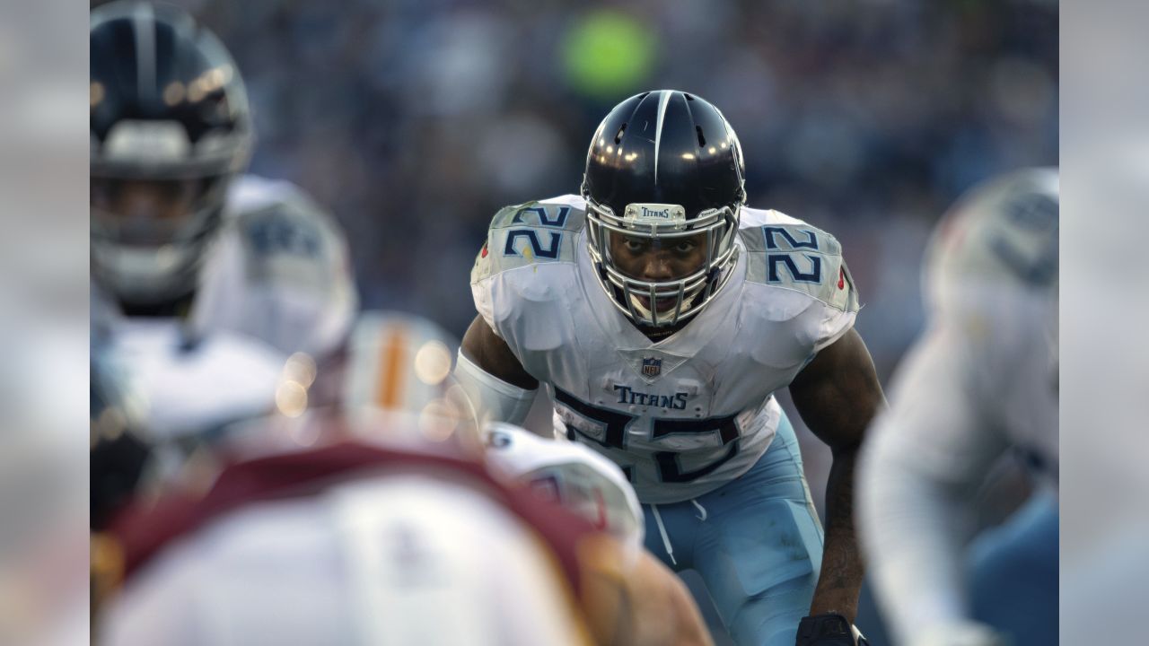 Derrick Henry in a Throwback Houston Oiler uniform with number 2 jersey  instead of 22. : r/Tennesseetitans