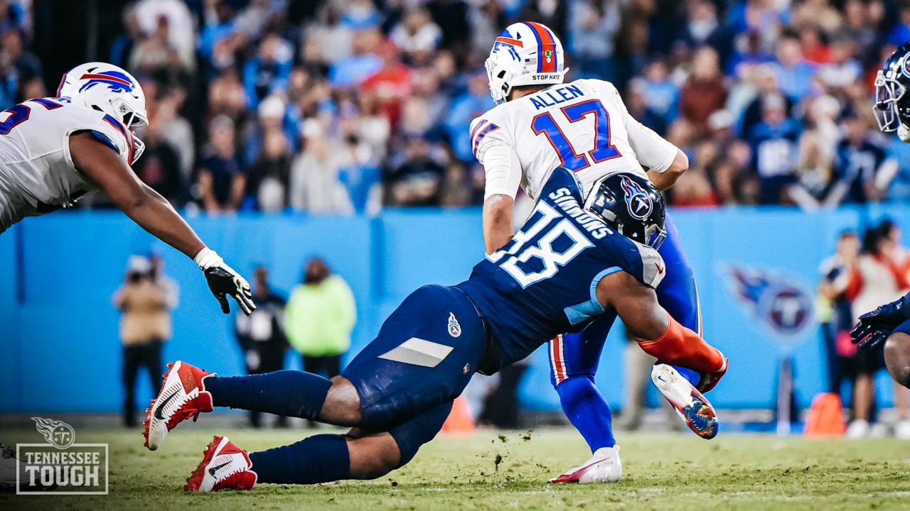 Titans stop Allen on 4th down, hang on to beat Bills 34-31 - The San Diego  Union-Tribune