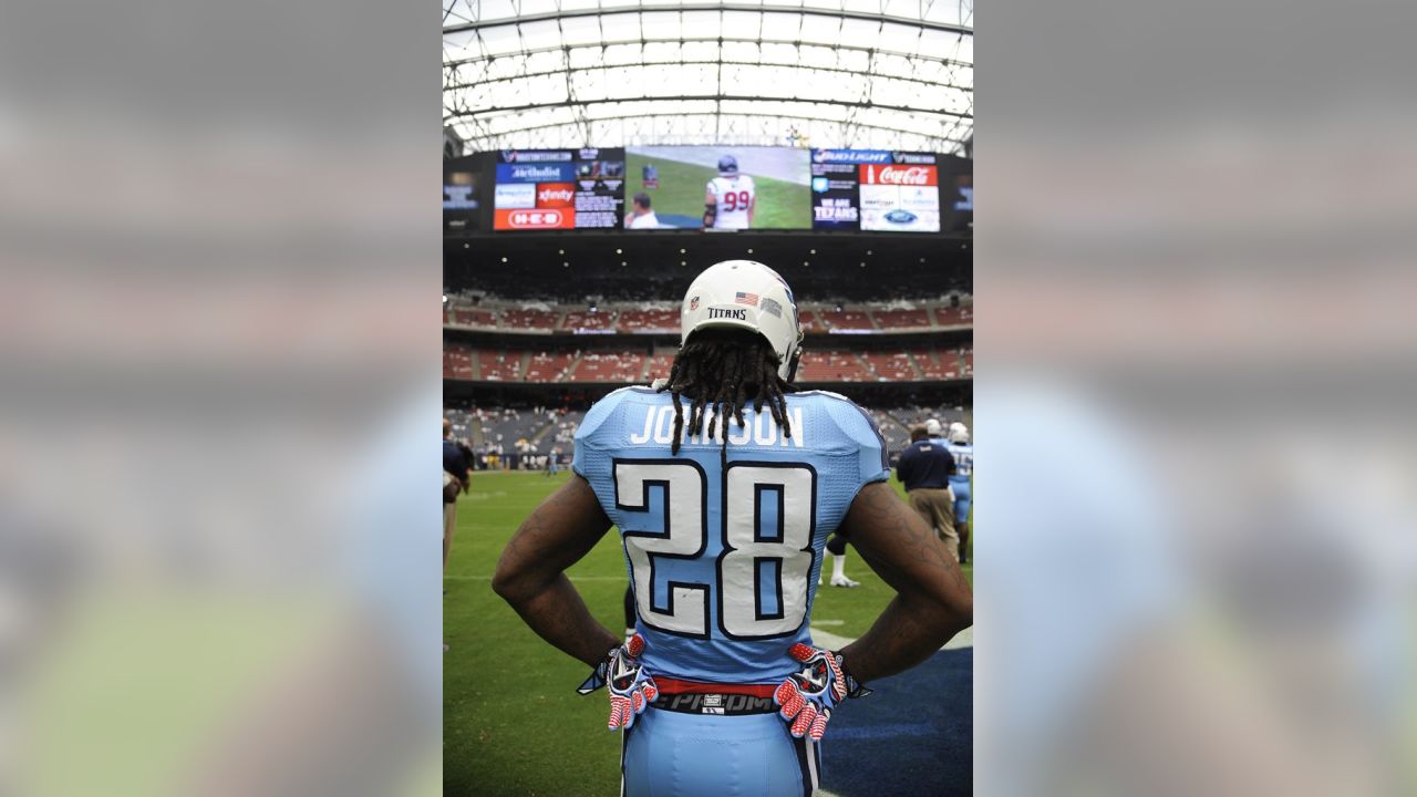 Chris Johnson Will Sign a One-Day Contract to Retire as a Titan on  Wednesday in Nashville