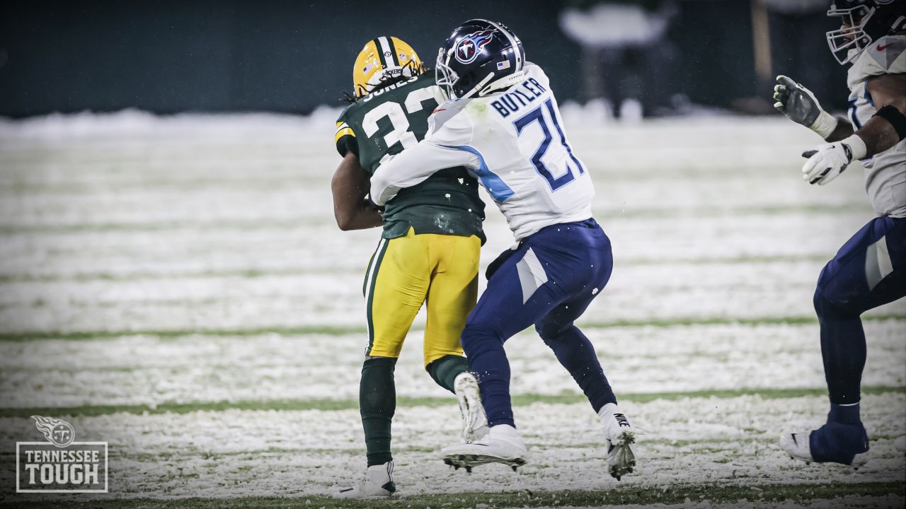 Tennessee Titans linebacker David Long Jr. (51) before an NFL football game  against the Green Bay Packers Thursday, Nov. 17, 2022, in Green Bay, Wis.  (AP Photo/Jeffrey Phelps Stock Photo - Alamy