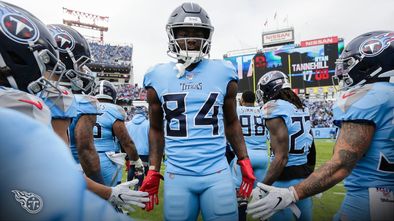 No-Nonsense Titans WR Corey Davis Focused on Making Himself – and