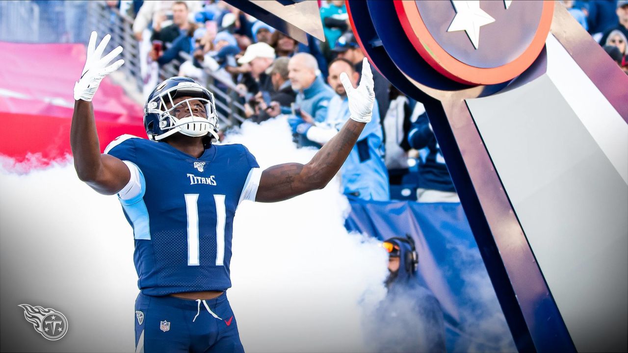 Tennessee Titans wide receiver A.J. Brown (11) runs the ball in