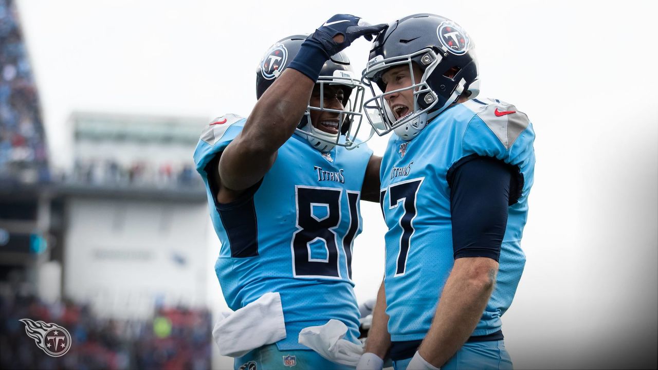 Helmet Stalker on X: Titans QB Ryan Tannehill has been named the 2019 NFL  Comeback Player of the Year. Tannehill used a Riddell SpeedFlex Precision  Diamond with an SF-2BD-SW facemask and a