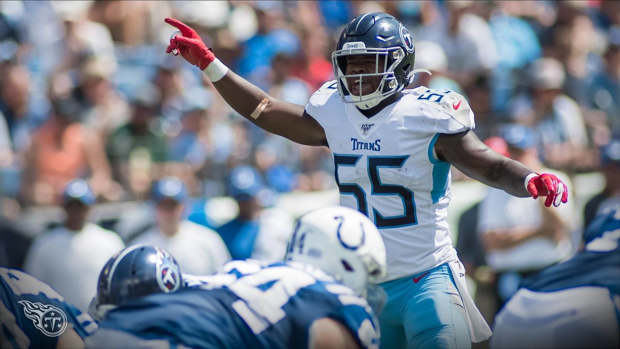 Tennessee Titans inside linebacker Jayon Brown (55) warms up during an NFL  football practice Thursday, June 3, 2021, in Nashville, Tenn. (AP  Photo/Mark Humphrey, Pool Stock Photo - Alamy