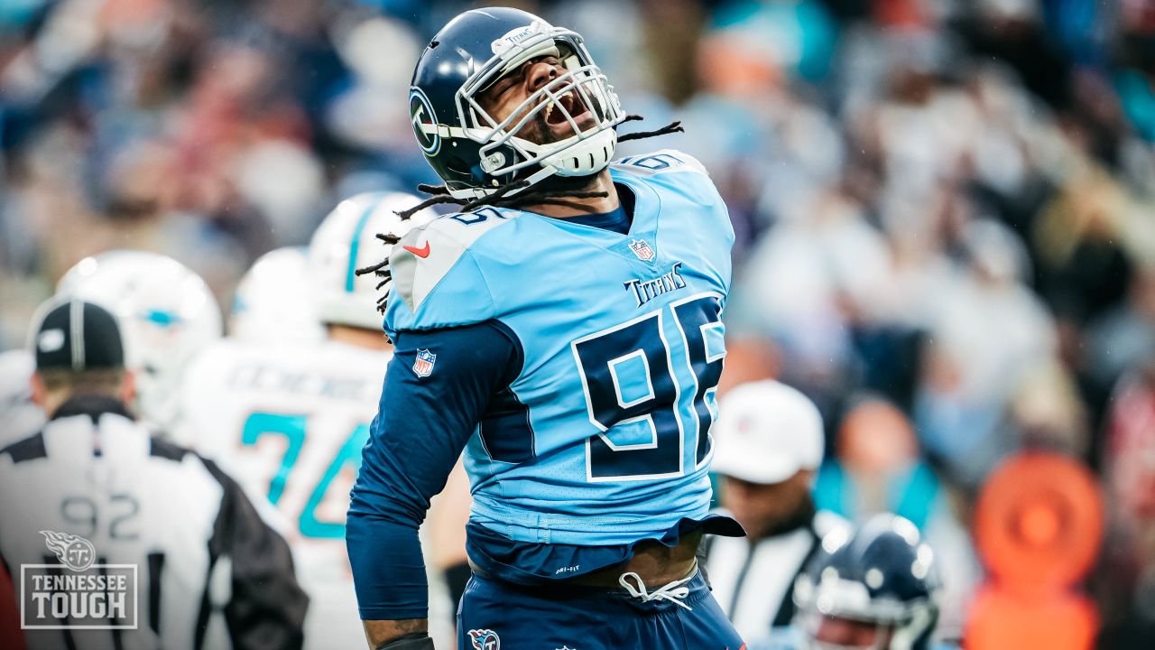 Titans clinch AFC South with 34-3 rout of Dolphins