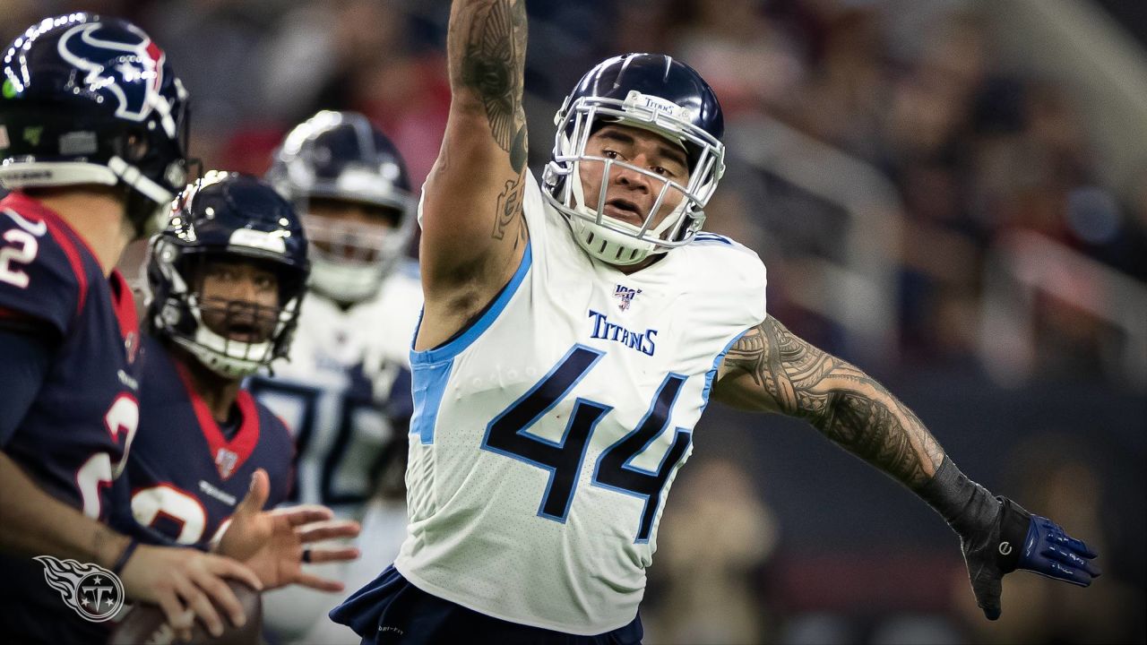 OLBs Kamalei Correa and Harold Landry in Wednesday's Titans practice.