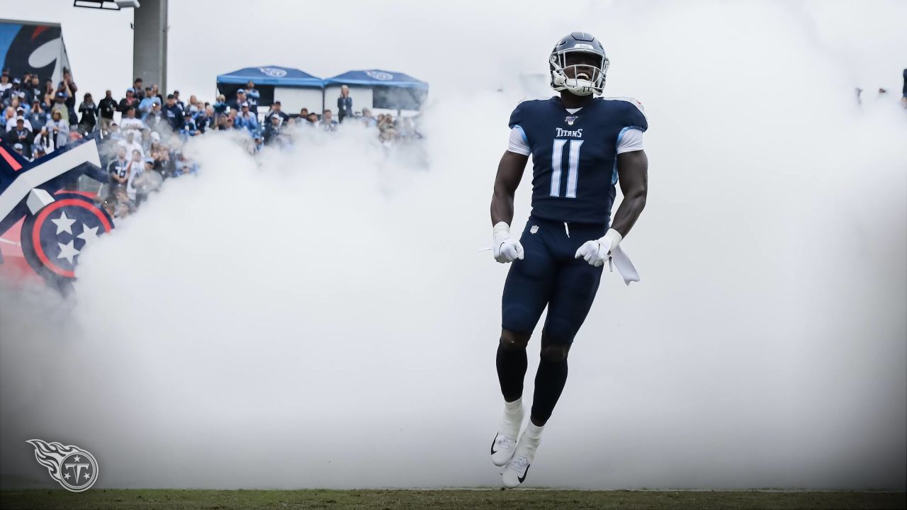 Tennessee Titans wide receiver A.J. Brown (11) warms up befopre