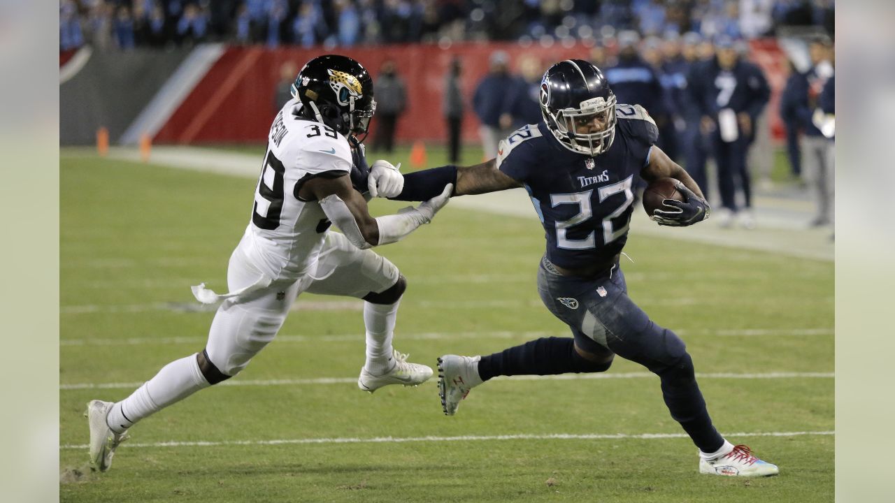 Tennessee Titans running back Jeremy McNichols runs a drill during