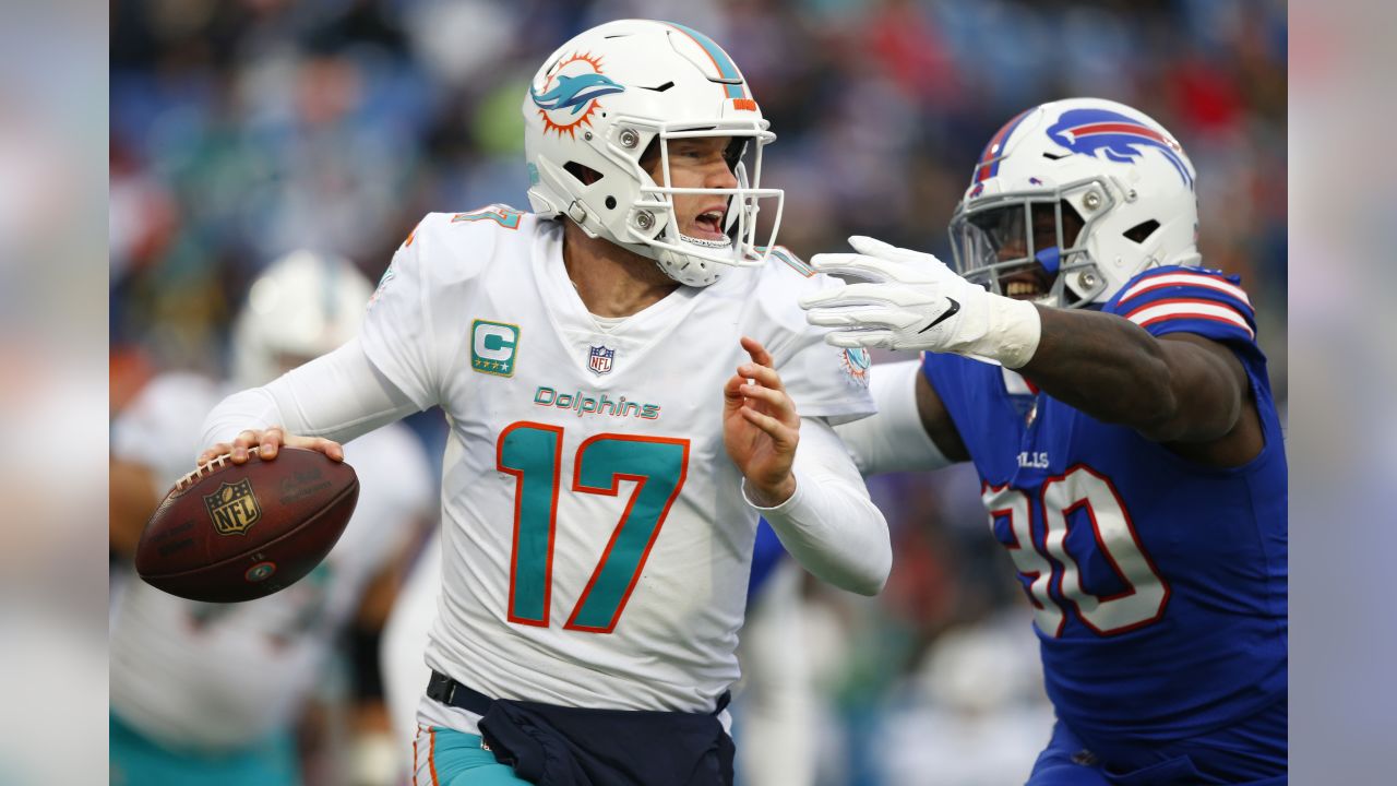 Buffalo Bills defensive end Shaq Lawson (90) watches against the Detroit  Lions in the first half of an NFL preseason football game in Detroit,  Friday, Aug. 23, 2019. (AP Photo/Rick Osentoski Stock