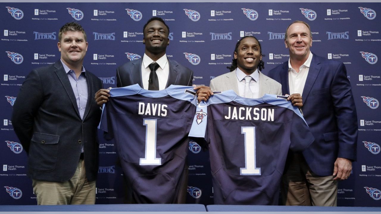 Tennessee Titans on X: #Titans fans representing in Philly at the  #NFLDraft Experience! 