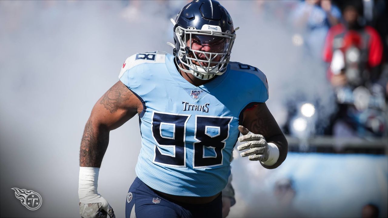 Tennessee Titans defensive tackle Jeffery Simmons (98) runs onto