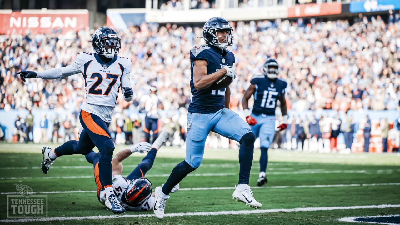 Titans Find a Way in 17-10 Win Over the Broncos