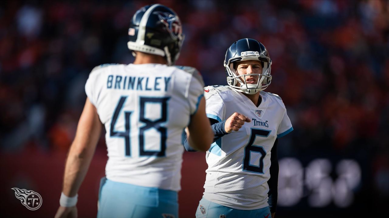 Tennessee Titans punter Brett Kern (6) warms up before a preseason NFL  football game against the Tampa Bay Buccaneers, Saturday, Aug. 21, 2021, in  Tampa, Fla. (AP Photo/Phelan M. Ebenhack Stock Photo - Alamy